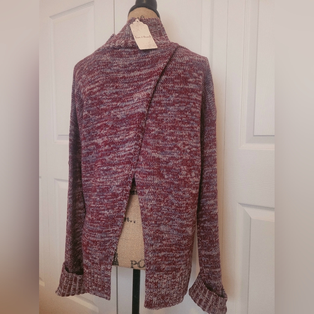 ❤️ Hem & Thread Sweater - Picture 5 of 5